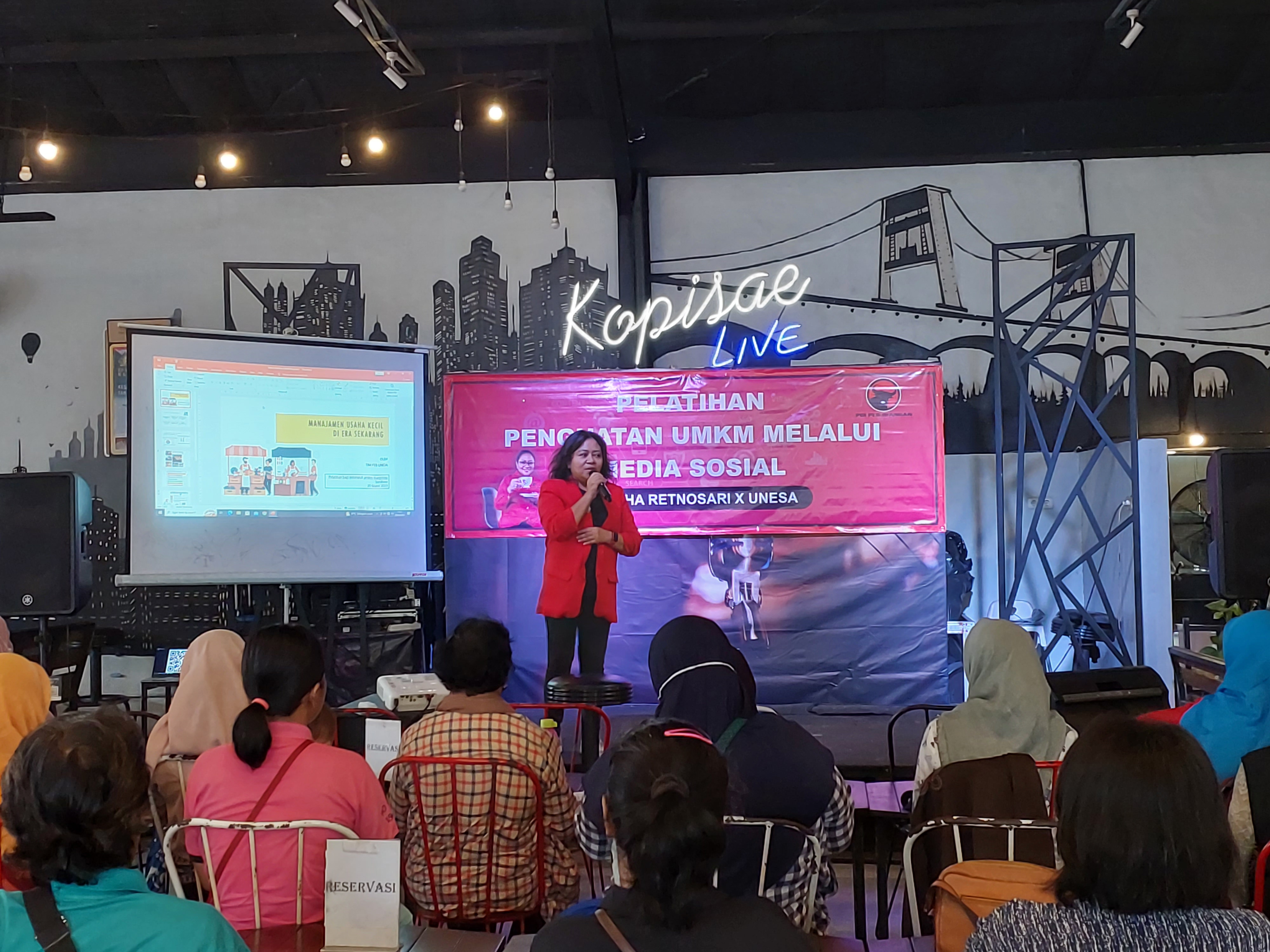 Gelar Pelatihan 50 UMKM, Agatha Dorong Optimalisasi Medsos