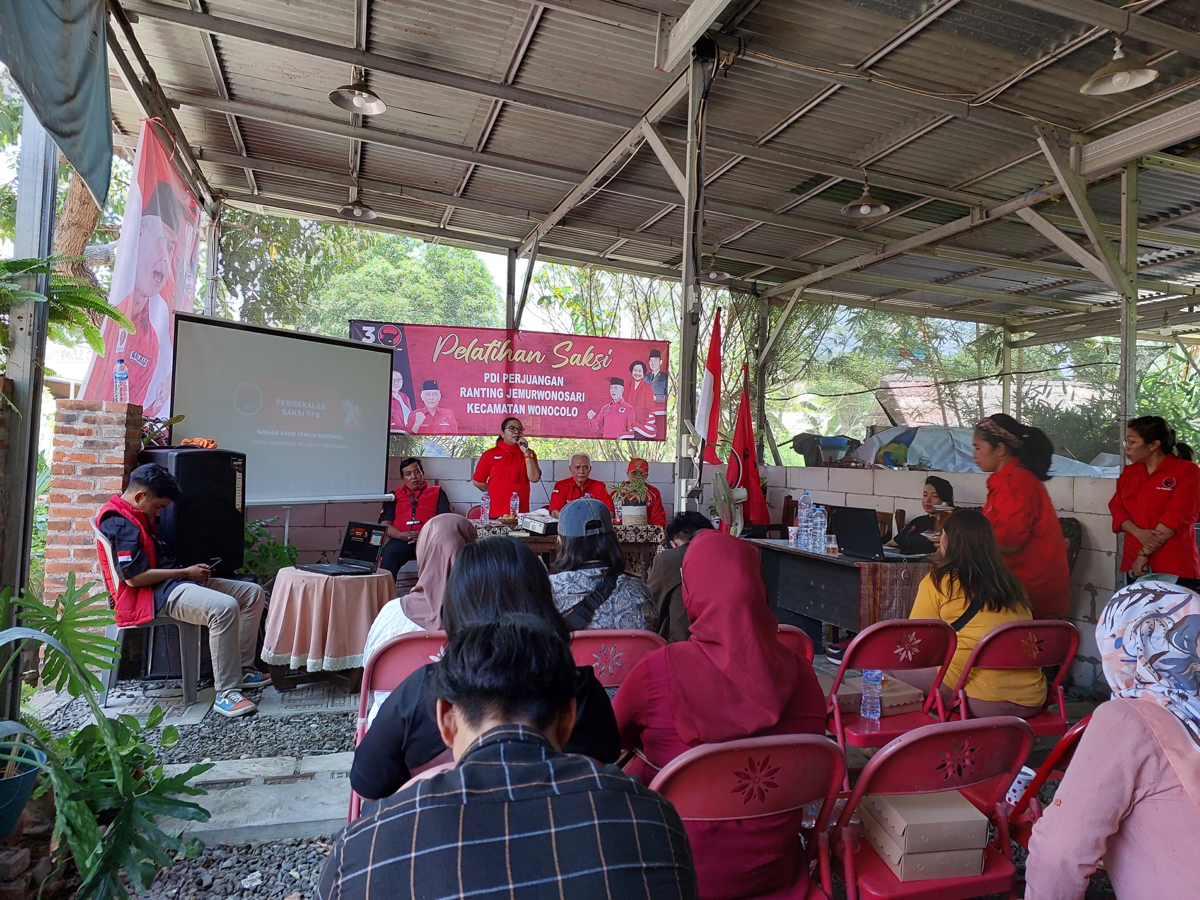 PAC PDIP Wonocolo Surabaya Beri Pelatihan Saksi TPS